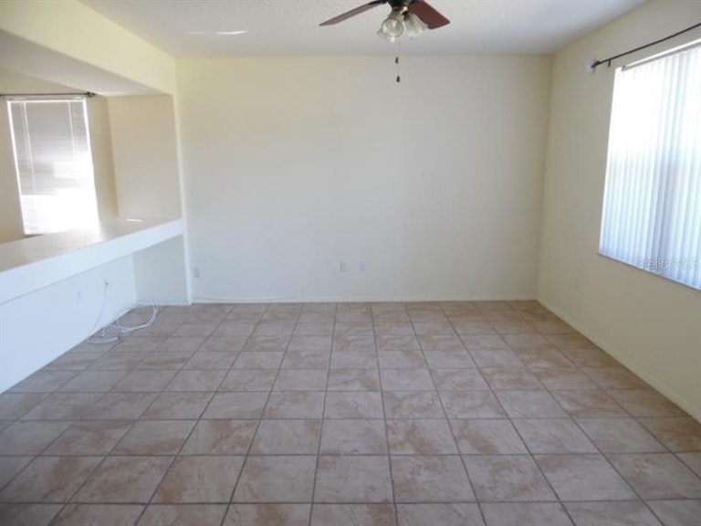 Photo 5 of 10 - 418 Elderberry Dr, Davenport, FL 33897