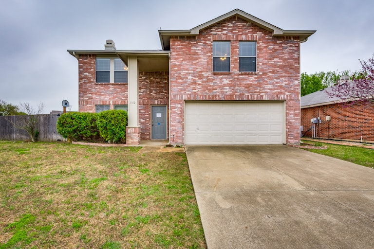 Photo 1 of 31 - 1312 Rambling Brook Trl, Denton, TX 76210