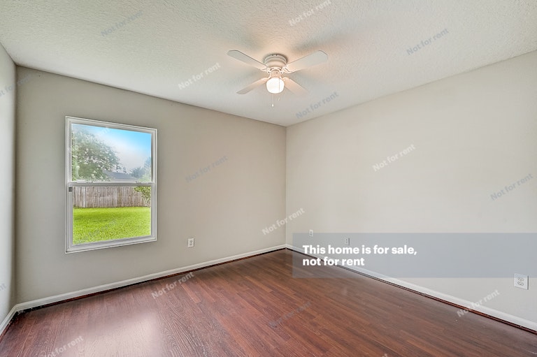Photo 29 of 33 - 6012 Chestnut Gelding Ln, Jacksonville, FL 32234