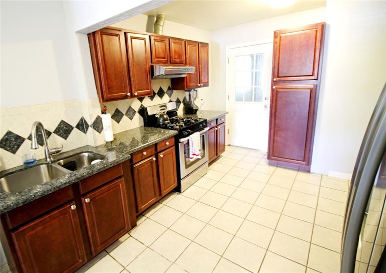 Photo 20 of 39 - 6539 Greenspan Ave, Dallas, TX 75232