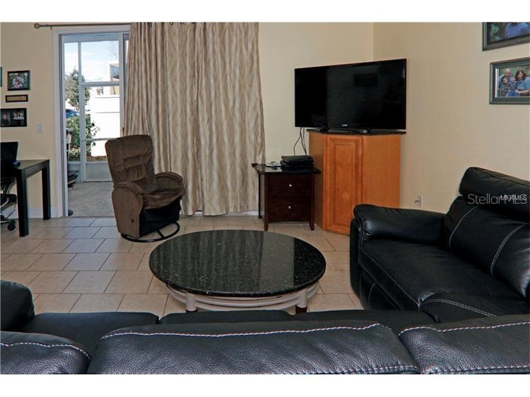 Photo 3 of 19 - 601 Fairmont Pl, Kissimmee, FL 34744