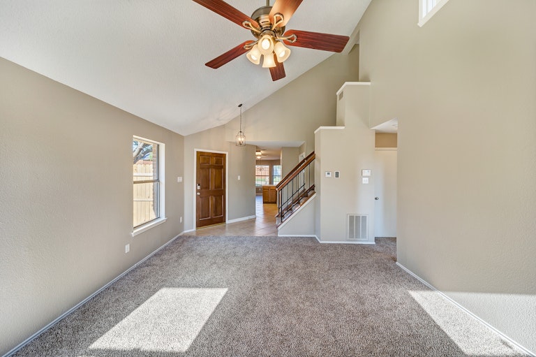 Photo 11 of 27 - 301 N Long Rifle Dr, Fort Worth, TX 76108