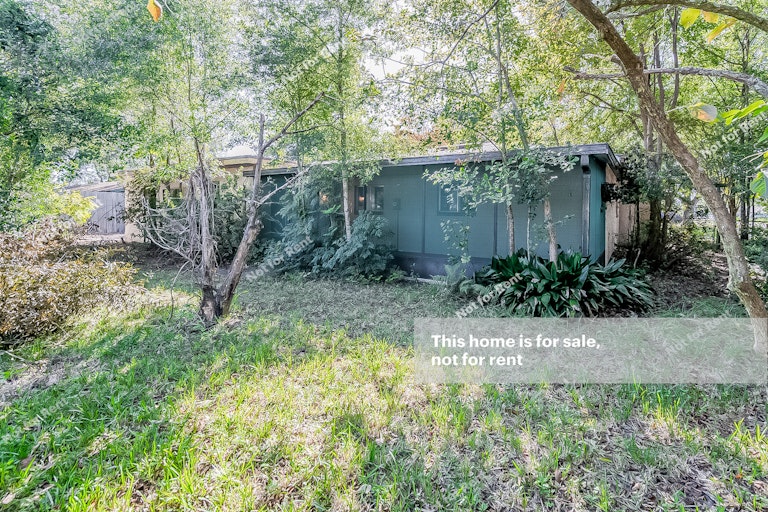 Photo 5 of 25 - 8415 Frost St N, Jacksonville, FL 32221