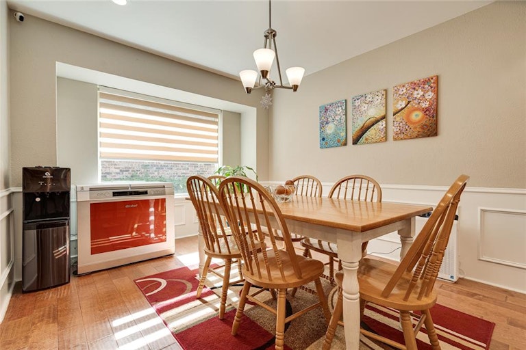 Photo 9 of 29 - 2609 Still Meadow Rd, Irving, TX 75060