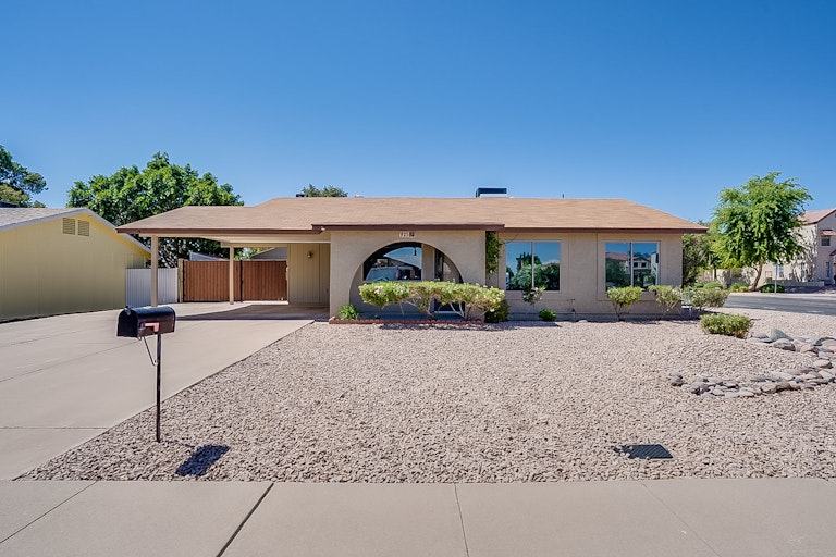 Photo 1 of 13 - 925 W Westchester Ave, Tempe, AZ 85283