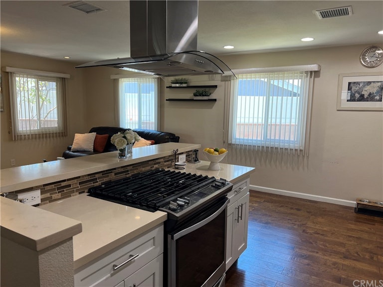 Photo 13 of 36 - 1444 W Lory Ave, Anaheim, CA 92802