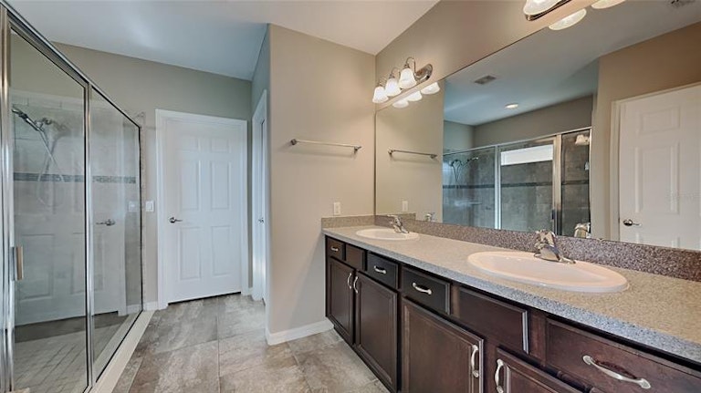 Photo 8 of 12 - 4929 London Creek Pl, Kissimmee, FL 34758
