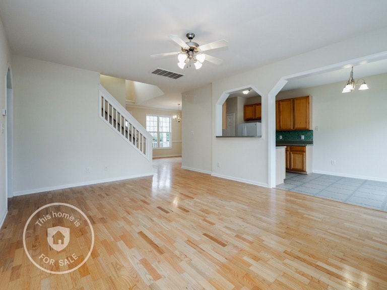 Photo 9 of 26 - 8108 Rolling Glenn Dr, Raleigh, NC 27616