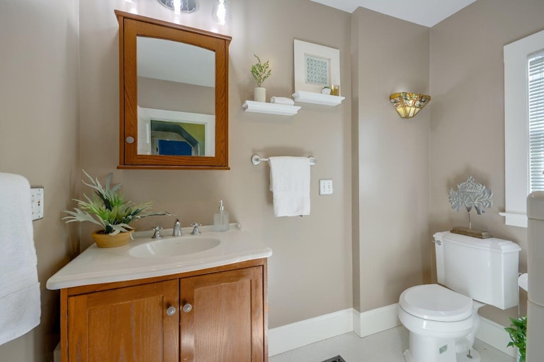 Photo 33 of 47 - 2401 U St, Sacramento, CA 95818