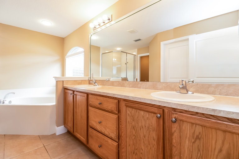 Photo 14 of 25 - 369 S Oak Ave, Orange City, FL 32763