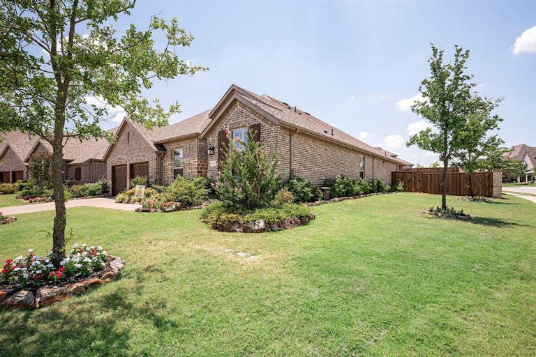 Photo 2 of 40 - 1711 Birdsong Ln, Prosper, TX 75078
