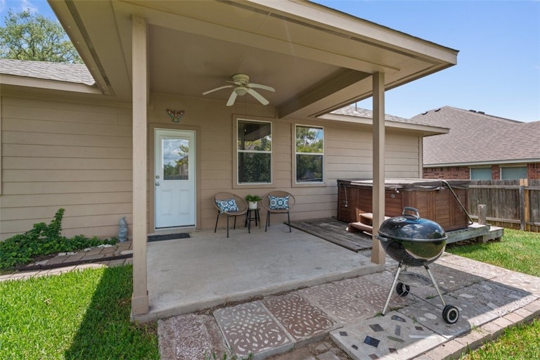 Photo 29 of 37 - 414 Las Colinas Dr, Leander, TX 78641