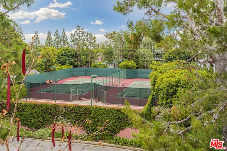 Photo 34 of 41 - 4342 Redwood Ave Unit C308, Marina Del Rey, CA 90292