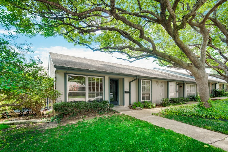 Photo 32 of 32 - 13740 Flagstone Ln, Dallas, TX 75240
