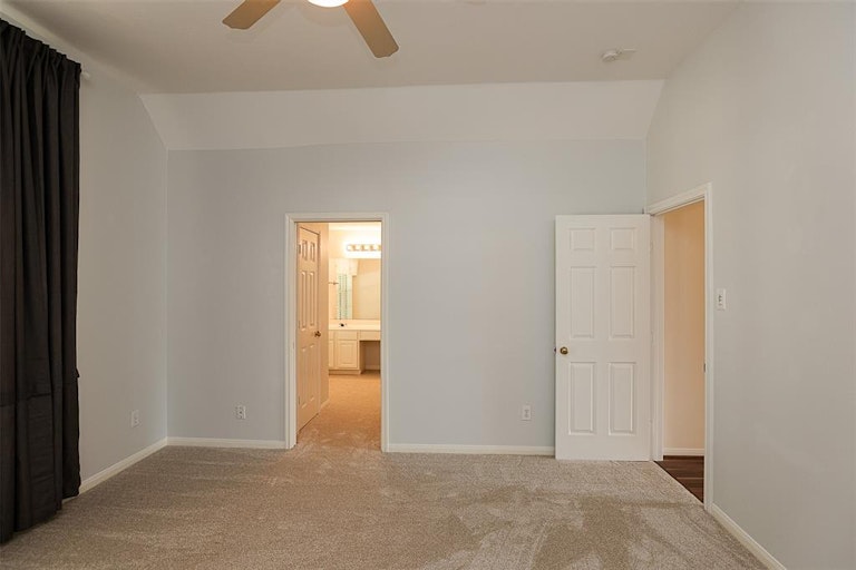 Photo 33 of 50 - 16011 Camillia Trl, Tomball, TX 77377