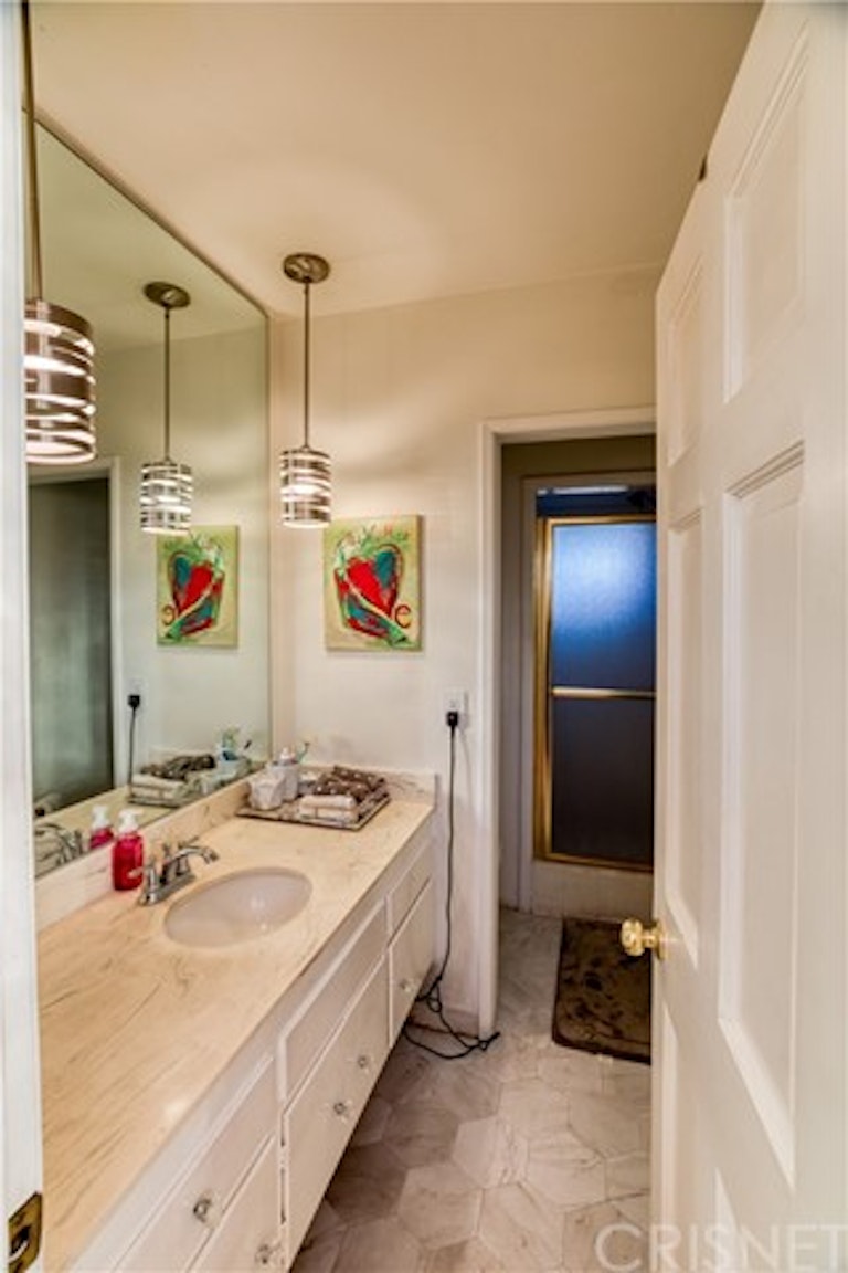 Photo 17 of 36 - 10366 Ormond St, Sunland, CA 91040