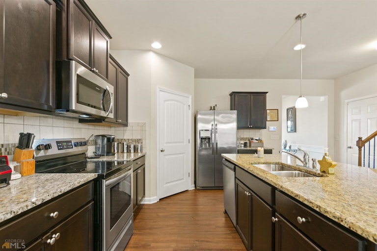 Photo 7 of 30 - 5174 Amberland Sq, Atlanta, GA 30349
