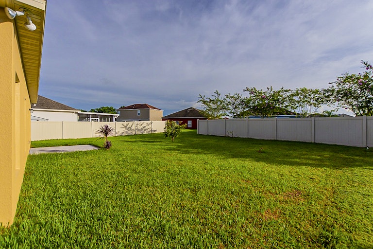 Photo 15 of 20 - 1157 Maplebrook Dr, Lake Alfred, FL 33850