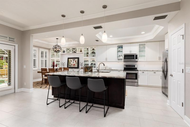 Photo 9 of 42 - 2881 Bayshore Trails Dr, Tampa, FL 33611