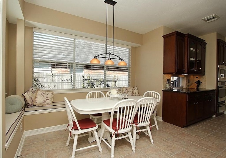 Photo 9 of 22 - 16211 Halpren Falls Ln, Cypress, TX 77429