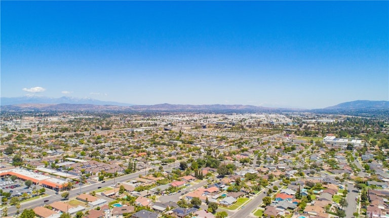 Photo 48 of 52 - 1325 S Moonstone St, Anaheim, CA 92804