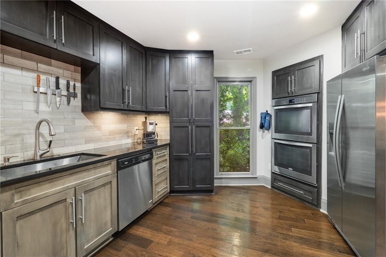 Photo 18 of 29 - 1467 Monroe Dr NE #4, Atlanta, GA 30324