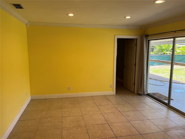 Photo 7 of 15 - 2803 Rutgers Ave, Bradenton, FL 34207