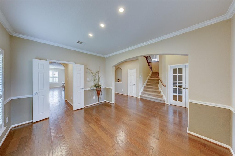 Photo 6 of 50 - 2240 Lakeway Dr, Friendswood, TX 77546