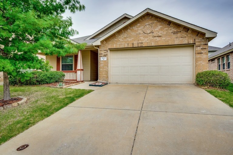 Photo 2 of 24 - 409 Twin Knoll Dr, McKinney, TX 75071