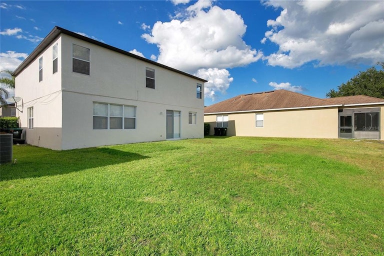 Photo 15 of 25 - 10824 Tilston Pt, Orlando, FL 32832