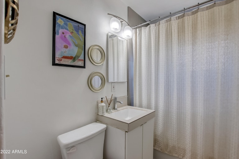 Photo 17 of 26 - 1917 E Mitchell Dr, Phoenix, AZ 85016