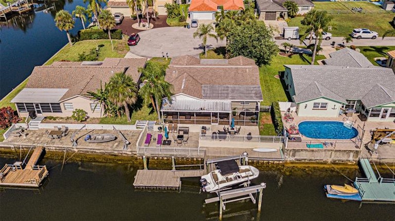 Photo 21 of 38 - 15536 Century Dr, Hudson, FL 34667