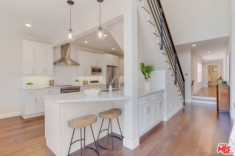Photo 3 of 41 - 4342 Redwood Ave Unit C308, Marina Del Rey, CA 90292