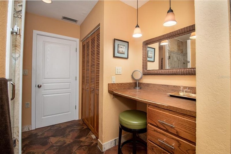 Photo 19 of 57 - 711 Bayshore Dr, Tarpon Springs, FL 34689