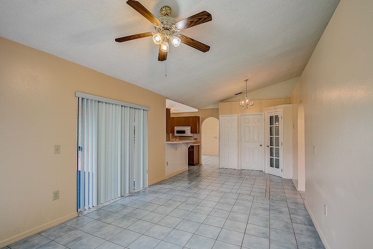 Photo 21 of 33 - 212 Ashford Pl, Kissimmee, FL 34758