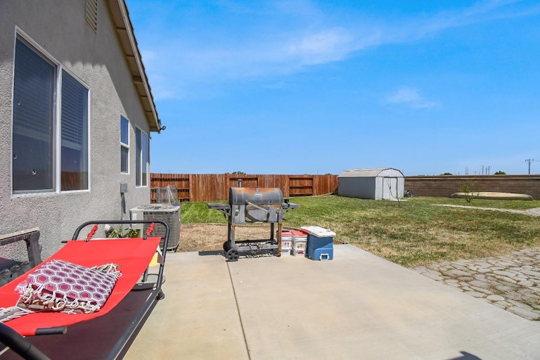 Photo 33 of 41 - 1400 Ladyfern St, Plumas Lake, CA 95961
