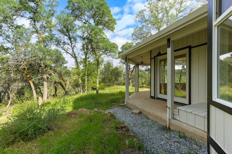 Photo 17 of 73 - 23236 Baker Ct, Auburn, CA 95602