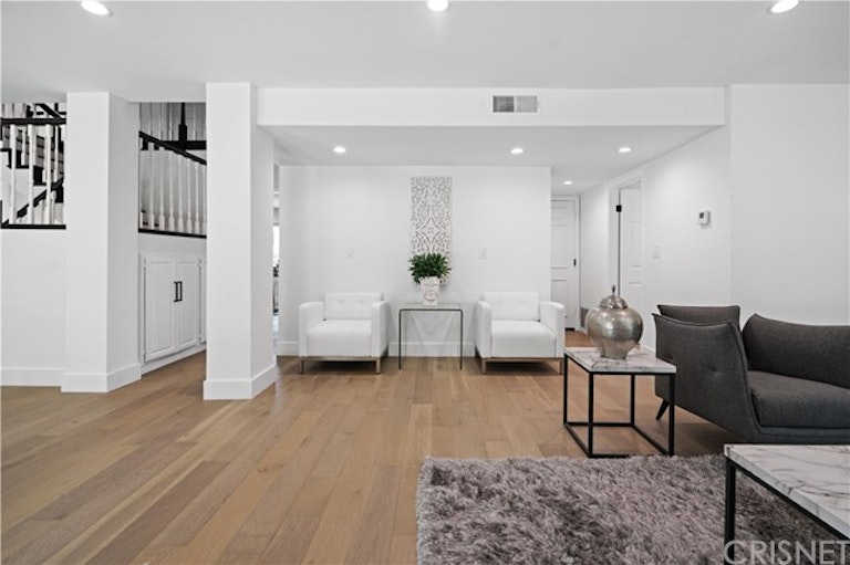 Photo 21 of 43 - 11905 Andasol Ave, Granada Hills, CA 91344