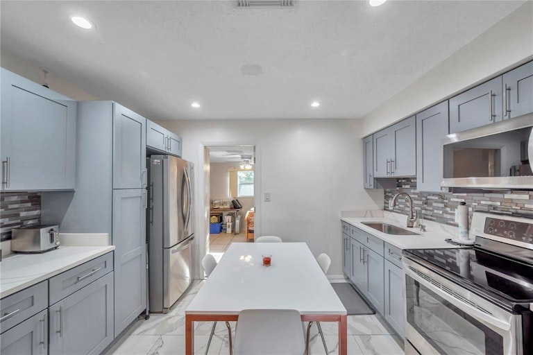 Photo 14 of 52 - 9851 Marlinton Ln, Port Richey, FL 34668