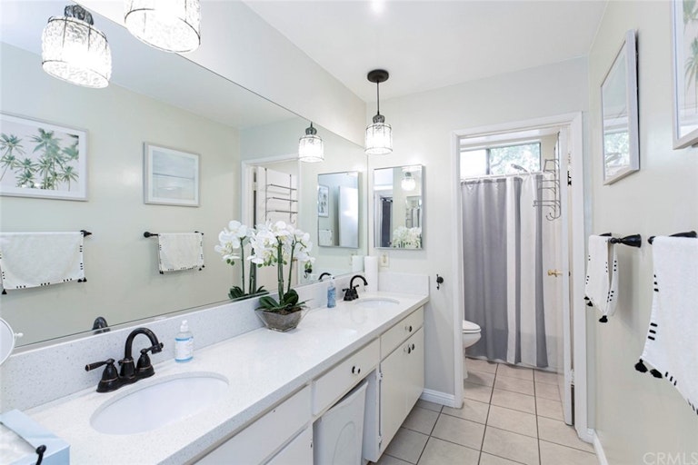 Photo 19 of 48 - 1339 N Columbus Ave, Glendale, CA 91202