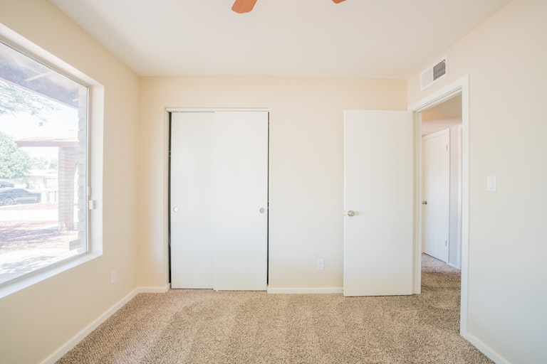 Photo 15 of 19 - 4931 W Mountain View Rd, Glendale, AZ 85302