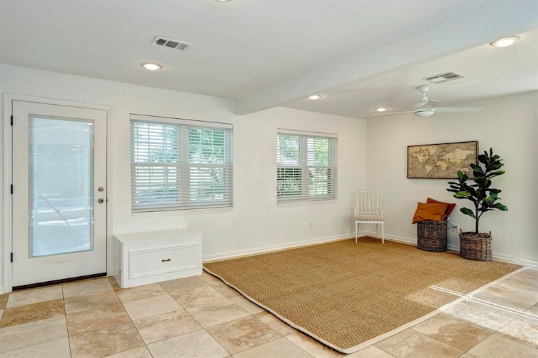 Photo 19 of 34 - 13519 Westport Ln, Houston, TX 77079