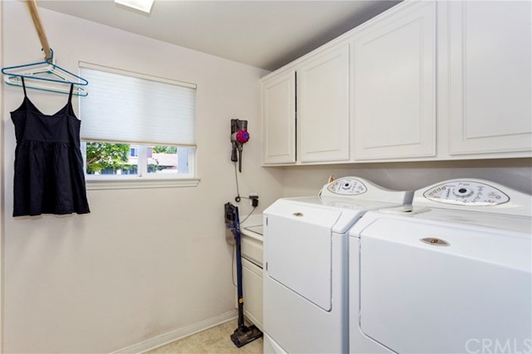 Photo 32 of 44 - 8215 Lantern Pl, Riverside, CA 92508