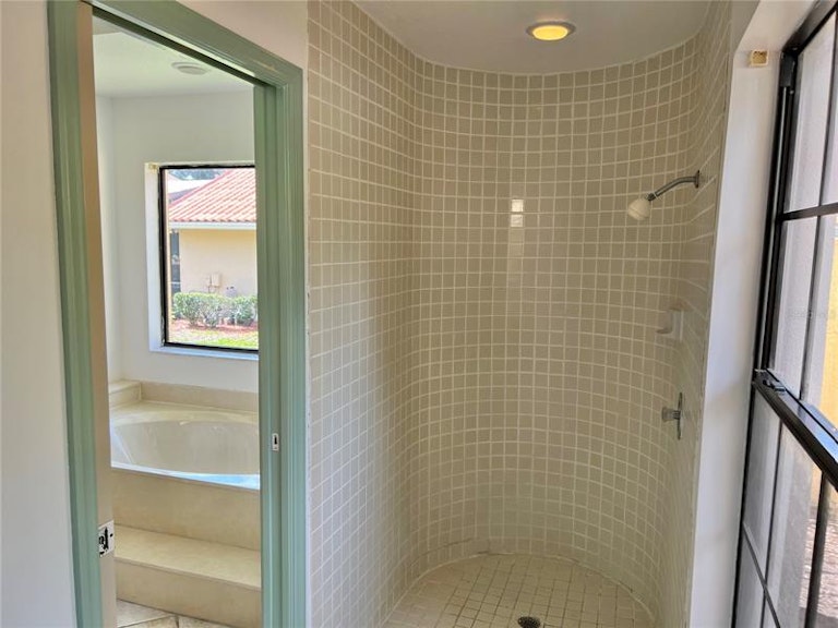 Photo 11 of 25 - 7717 Apple Tree Cir, Orlando, FL 32819