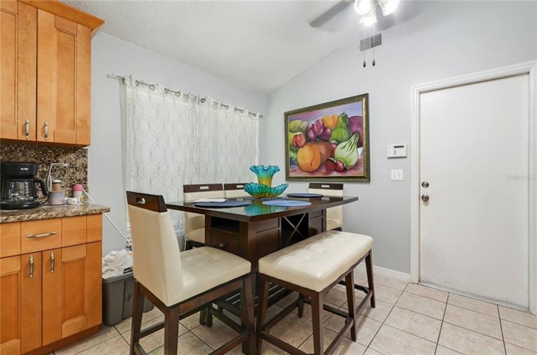 Photo 16 of 33 - 3829 Pickwick Dr, Orlando, FL 32817