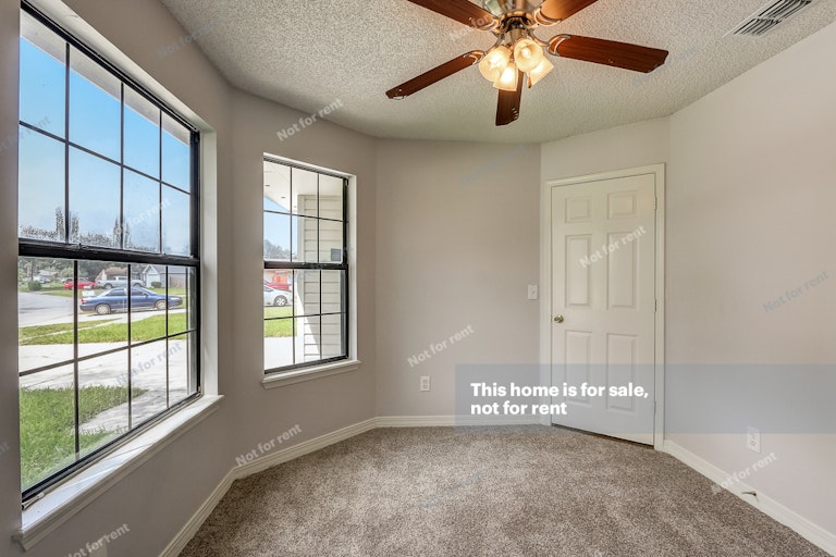 Photo 16 of 31 - 1937 Apopka Dr, Middleburg, FL 32068