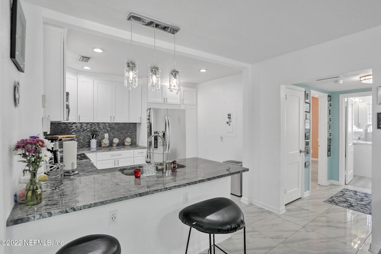 Photo 5 of 27 - 557 Laurina St, Jacksonville, FL 32216