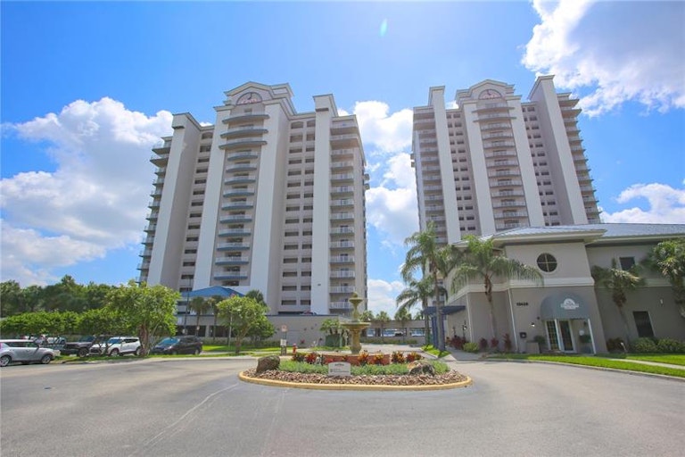 Photo 1 of 31 - 13415 Blue Heron Beach Dr #1408, Orlando, FL 32821