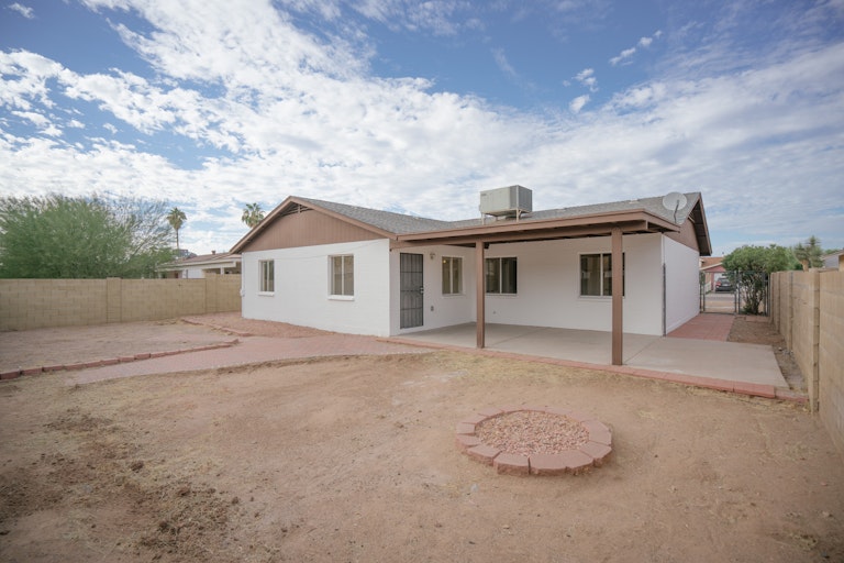 Photo 5 of 25 - 9207 W Cameron Dr, Peoria, AZ 85345