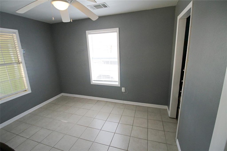 Photo 25 of 39 - 6539 Greenspan Ave, Dallas, TX 75232